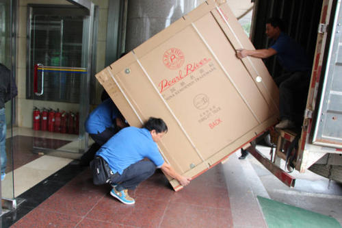 红岗钢琴贵重工艺品无忧运